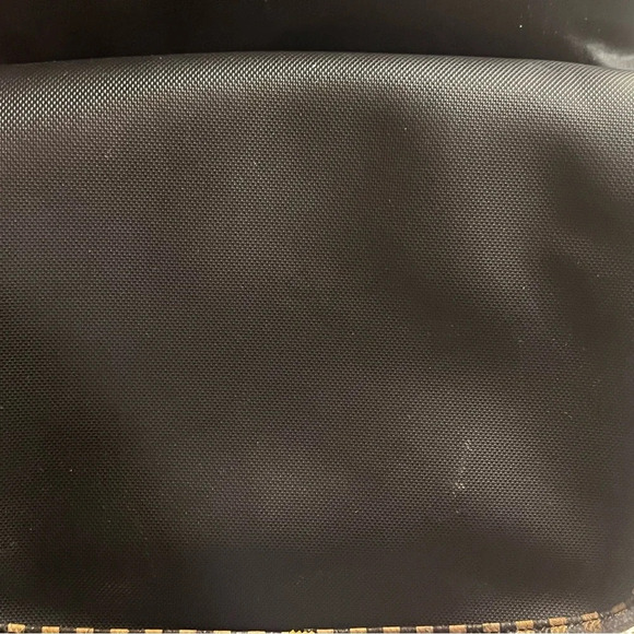 ❤️ Vintage Fendi toiletry/makeup bag, callouts as shown. - Picture 13 of 13